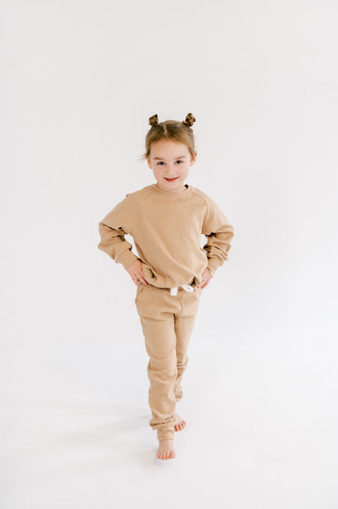 Kids' Fleece Jogger in Biscuit